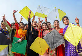 Celebrate lohri 2021 by wearing some really amazing phulkari outfits in style. Lcgzok7ihpmkam
