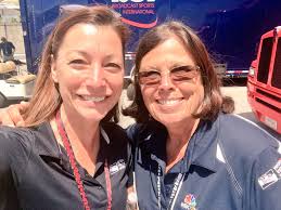 Diana Bauer (@racingladydi)