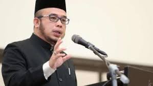 Mohd asri zainul abidin or also known as maza, is an islamic scholar, preacher, writer and lecturer from malaysia. Biodata Dr Mohd Asri Zainul Abidin Dr Maza Salam My