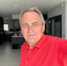 Pivot: Real Cut-Through Stories By Experts At The Frontline Of Agility and  Transformation (1): Amazon.co.uk: Bradley, Matt, Stalham, Adrian,  Priestley, Andrew: 9781912774036: Books