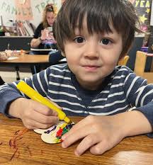 School Boy (with shoes) appear shorter than Devon larratt ! Photo ❤️