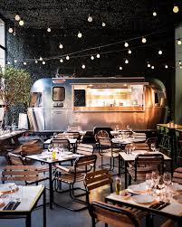 Vendredi Soir A Athenes Nous Finissons La Journee Dans Un Jardin Urbain Au Programme Outdoor Restaurant Patio Coffee Food Truck Food Truck Design