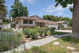 This is a 1950s ranch style home that has been renovated. 5 Ranch Style Homes You Can Buy Right Now In The Valley Curbed La