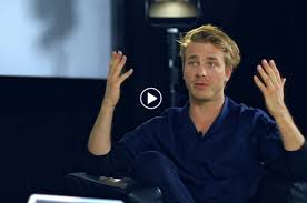 Einem system, das an diesem anspruch scheitert und durch kinder wie benni „gesprengt wird. Crew United Masterclass Schauspiel Albrecht Schuch Facebook