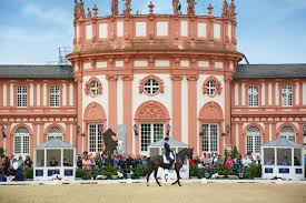 Pfingstturnier Wiesbaden Im Schlosspark Biebrich House Styles Mansions Wiesbaden