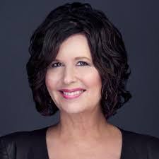 Jackie Farrington's Instagram, Twitter & Facebook