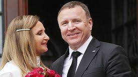 He was elected to the sejm on 25 september 2005, getting 9,061 votes in 25 gdańsk district as a candidate from the civic platform list. Kim Jest Zona Slawomira Nowaka Monika Nowak Zawsze Bronila Go Jak Lwica Wp Kobieta
