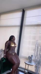 PRQ_@zl03 Porn - Naughty Brunette Ass