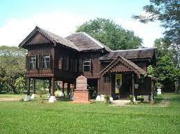 Buku ini memaparkan beberapa jenis rumah tradisional masyarakatdesa yang indah dan cukup berseni di setiap negeri di negara kita. Multimedia Interaktif Rumah Tradisional Kedah Belajar Sejarah Secara Menyeronokkan