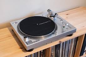 .there are two sets of bearings to isolate wobble in both directions. The 3 Best Turntables 2021 Reviews By Wirecutter