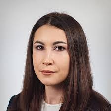 Elena Bauer's Instagram, Twitter & Facebook