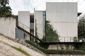 Also, they are very popular in densely populated areas such as large cities where there is a demand for housing but space is limited. Hillside House Design 650 M Layered Unusual Configuration And Comfort 333 Images Artfacade
