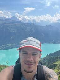 Hiii my Name is Tosca. I just finished school in my hometown Oldenburg,  that's why I'm looking forward to study from the first September in  Amsterdam at the University of Applied sciences .