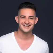 Lara Jones (@LaraEllen9a)