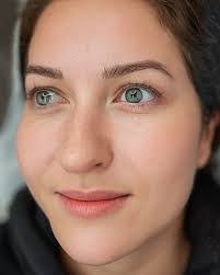 Nadia Bowden's Instagram, Twitter & Facebook