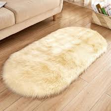 Acryl / polyester verleiht dem teppich einen seidigen glanz und macht ihn besonders flauschig. Lammfell Schaffell Teppich Kunstfell Kaufland De