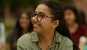 Mismatched" Girl in the Middle (TV Episode 2022)