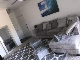 Hang a large mirror in your apartment's dining space, living room, or bedroom across from a window, so it is in a prime position to reflect natural light back into the room. Pinterest Xokikiiii Living Room Decor Apartment Apartment Living Room Apartment Room
