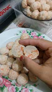 Taruh beras dalam panci, tuangi air dan masak dengan api sedang hingga beras pecah. Resipi Bebola Ayam Homemade Simple Je Tapi Sedap Digoreng Atau Dibuat Sup Boleh Buat Stok Frozen Di Rumah Keluarga