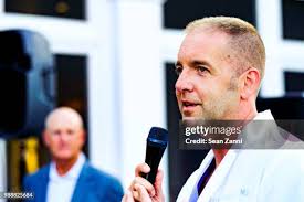 332 photos et images haute résolution de Patrick Wiggins