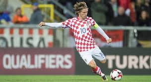 Jedna od najomiljenijih sportskih ličnosti u hrvatskoj, modrića su već sada svrstali među najkreativnije igrače u istoriji hrvatskog fudbala. Luka Modric Proglasen Najboljim Nogometasem U Regiji Hrvatski Nogometni Savez