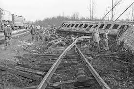 Dilanggar kereta api masih hidup. Kemalangan Kereta Api Utama Di Rusia Dan Kesatuan Soviet Ufa Bencana Kereta Api 1989