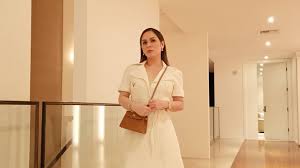 Jinkee pacquiao is a former filipina politician, socialite, media personality and occasional film producer who served as a vice governor of. Look Jinkee Pacquiao Wears P200 000 Valentino Dress For Manny S Fight The Filipino Times