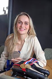 Welkom op de officiële facebook pagina van irene schouten. Topschaatser Irene Schouten Wil Revanche In Thialf