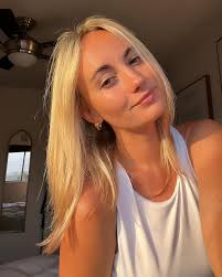 Ashley Daily's Instagram, Twitter & Facebook