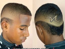 O cabelo fade mid começa sua marcação de degradê mais alto, mas ainda no meio da cabeça. Como Hacer Un Mid Fade En V Paso A Paso 2020