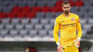 Er ist 26 jahre alt und seine staatsbürgerschaft ist portugal. Eintracht Frankfurt Uli Stein Kritisiert Kevin Trapp Scharf Freundin Und Social Media Wichtiger