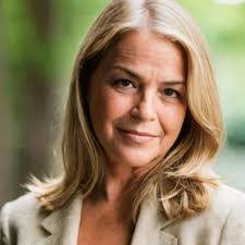 Denise Voorhees's Instagram, Twitter & Facebook