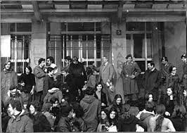 Quella maggioritaria di almirante e romualdi, quella di destra popolare di. Eskimo Indumento Wikipedia