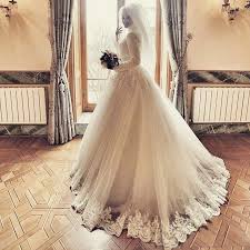 Many designers have included modest wedding dresses in their wedding dress collections, and in 2019, fashion designers want every bride to find a dress in their 2019 wedding dress collection. Bridesmaid Dresses Collection Wedding Dresses For Hijab 2017