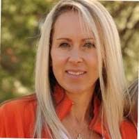 Raquel Sharp's Instagram, Twitter & Facebook