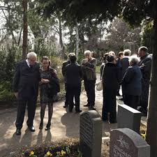 Was ist vor einer beerdigung zu tun? Letzte Ruhe Antworten Auf Die Wichtigsten Bestattungsfragen Evangelische Kirchengemeinde Hochdahl