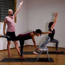 Weitere ideen zu yoga deutsch, yoga, fitness workouts. Sonnengruss A Und B In Einer Achtsam Sanften Basic Form Ashtangayoga Info