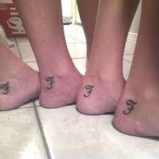 3 Sisters And Mom Matching Tattoo Flanagan Four Family Tattoos Tattoos Family Tattoos Matching