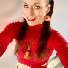 Let me introduce myself…. I'm Allie (like Allie the helper, not ally the  dirty smelly thing between buildings lol) I'm an artist and single mother  of 4. I grew up in and around Windsor, ON and am the eldest of two. I was  hospitalized with measles at the