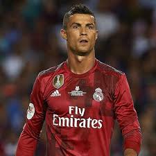 Coupe de cheveux cristiano ronaldo real madrid. Epingle Par Salome Alves Sur Ronaldo Footballeur Celebrites Coupe De Cheveux