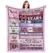 Winkwarm 14 Yaşındaki Kız Hediye Fikirleri 14 Yaşındaki Kız Çocuklar için  Doğum Günü Hediyeleri 14. Doğum Günü Süslemeleri Genç Kızlar için Hediyeler  Kız Kardeş Torunu Flanel Polar Battaniye 150 cm x :