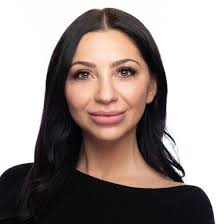 Dara Weber's Instagram, Twitter & Facebook