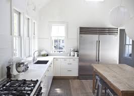 Dining Area Tucked Into Kitchen Area No Cabinets Above The Counter A La Frida Kahlo S House Modern Farmhouse Kitchens Home Kitchens Home