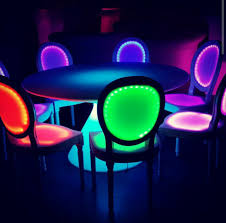 الآن للبيع وبكميات محدودة كراسي نابليون بألوانها وكراسي وطاولات للأفراح والقاعات أسواق ستي