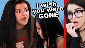 Sssniperwolf's first name is lia. 7woot95 Vmrozm