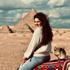 مايان السيد تروج لأهرامات الجيزة: مرحبًا بكم فى مصر - اليوم السابع