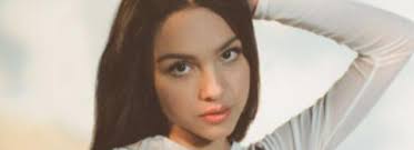 Drivers license (stylized in all lowercase) is the debut single by american singer olivia rodrigo. Drivers License Hier Ist Die Debut Single Von Olivia Rodrigo Songtexte Com