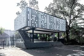 Perbandingan bangunan modern tugas 1: Tempat Travelling Di Indonesia Yang Kaya Akan Nilai Arsitektur
