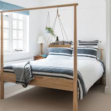 What's interesting about a a regular nightstand, on average, is about 15 x 23 inches, so a shelf frees up valuable floor space. Master Bedroom Sizes Are Getting Smaller But How Do They Compare To The 1930s