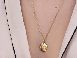 Yahoo lifestyle canada is committed to finding you the best products at the best prices. Mejuri S Zodiac Collection Is The Perfect Under 100 Mother S Day Gift